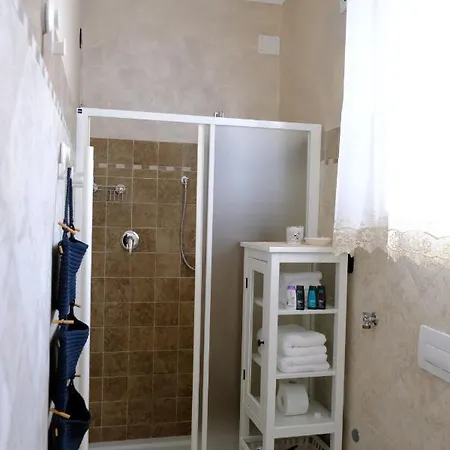 Iolanda Un In Relax Vista Mare E Montagna B&B 포사세시아