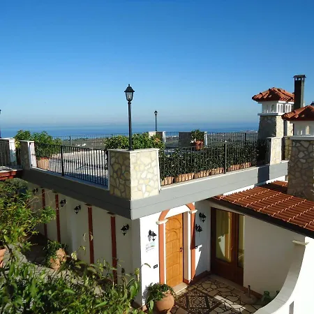 Iolanda Un In Relax Vista Mare E Montagna Bed & Breakfast
