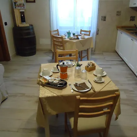 Iolanda Un In Relax Vista Mare E Montagna B&B 4*