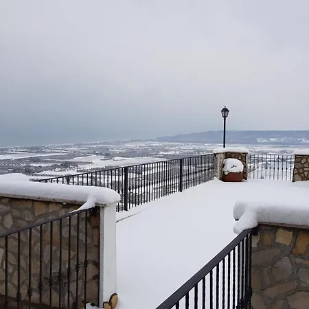 Iolanda Un In Relax Vista Mare E Montagna 4*