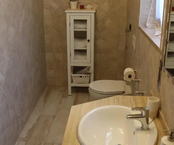 Iolanda Un In Relax Vista Mare E Montagna ベッド・アンド・ブレックファスト