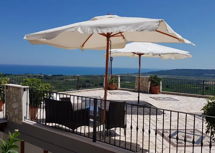 Iolanda Un In Relax Vista Mare E Montagna フォッサチェージア