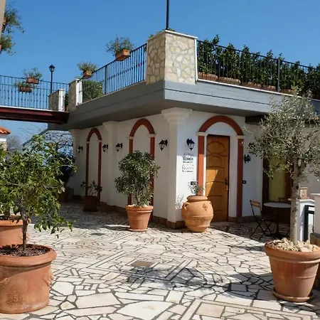 Iolanda Un In Relax Vista Mare E Montagna Bed & Breakfast 4*