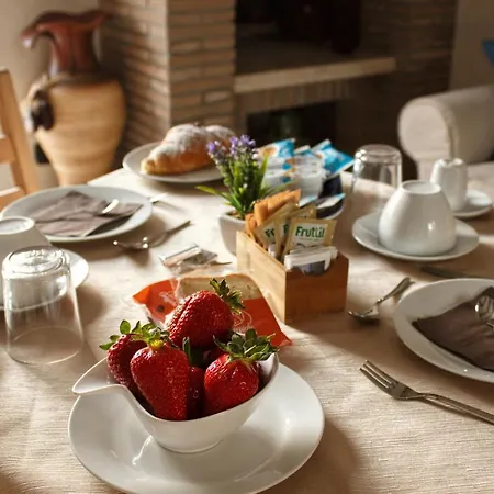 Bed & Breakfast Iolanda Un In Relax Vista Mare E Montagna 4*