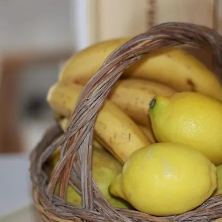 Iolanda Un In Relax Vista Mare E Montagna 4*