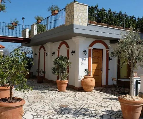 Iolanda Un In Relax Vista Mare E Montagna 住宿加早餐酒店 4*