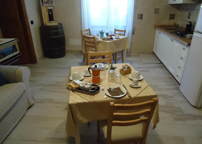 Iolanda Un In Relax Vista Mare E Montagna 住宿加早餐酒店 4*